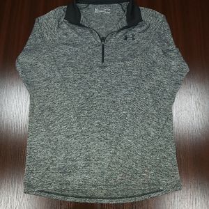 UNDER ARMOUR Boys loose heatgear long sleeve Size S